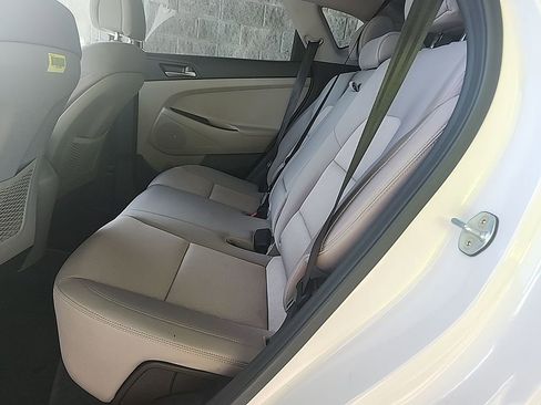 Used 2018 Hyundai Tucson SE FWD image 12