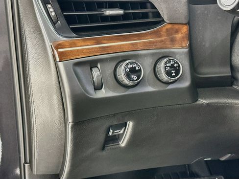 Used 2016 Cadillac Escalade Premium AWD/4WD image 11