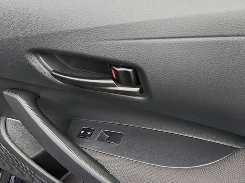 Used 2023 Toyota Corolla LE image 28