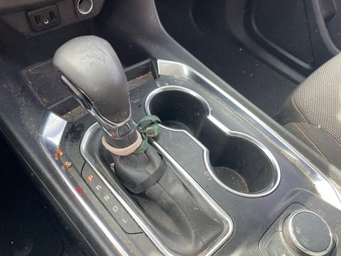 Used 2021 Chevrolet Traverse LS image 4