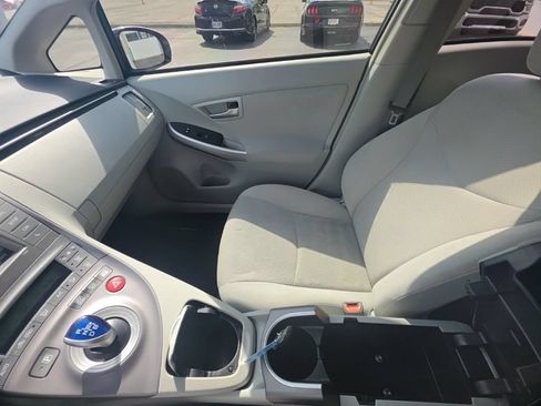 Used 2015 Toyota Prius Three FWD image 25
