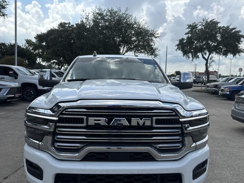 Used 2025 RAM 2500 Laramie AWD/4WD image 13