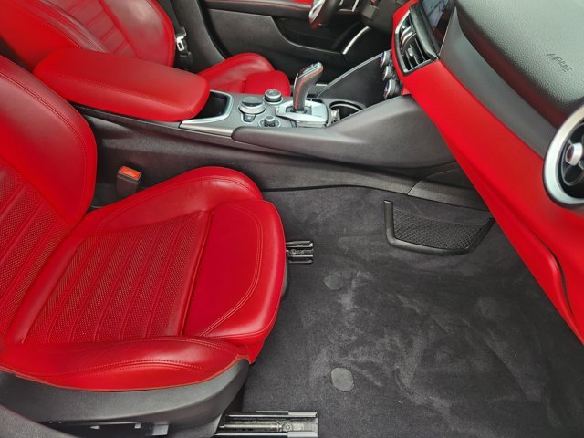 Used 2021 Alfa Romeo Giulia Ti Sport RWD image 13
