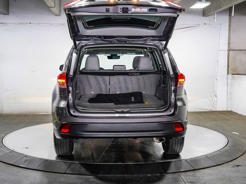 Certified 2019 Toyota Highlander XLE w/ Carpet Mat Package (TMS) FWD image 28