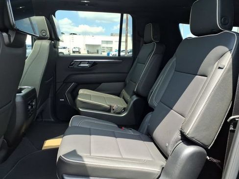New 2026 Chevrolet Suburban Premier AWD/4WD image 9