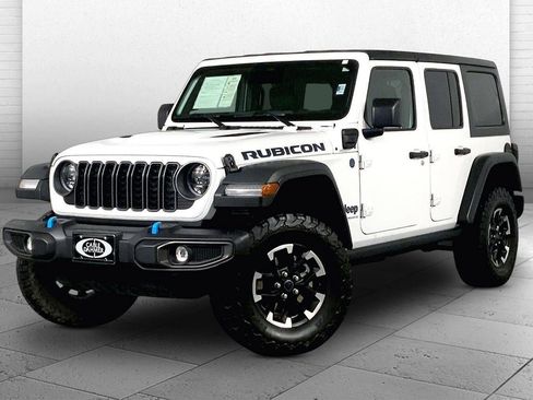 Used 2025 Jeep Wrangler Unlimited Rubicon 4xe w/ Convenience Group AWD/4WD image 12