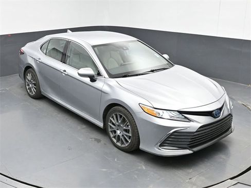 Used 2023 Toyota Camry XLE image 34