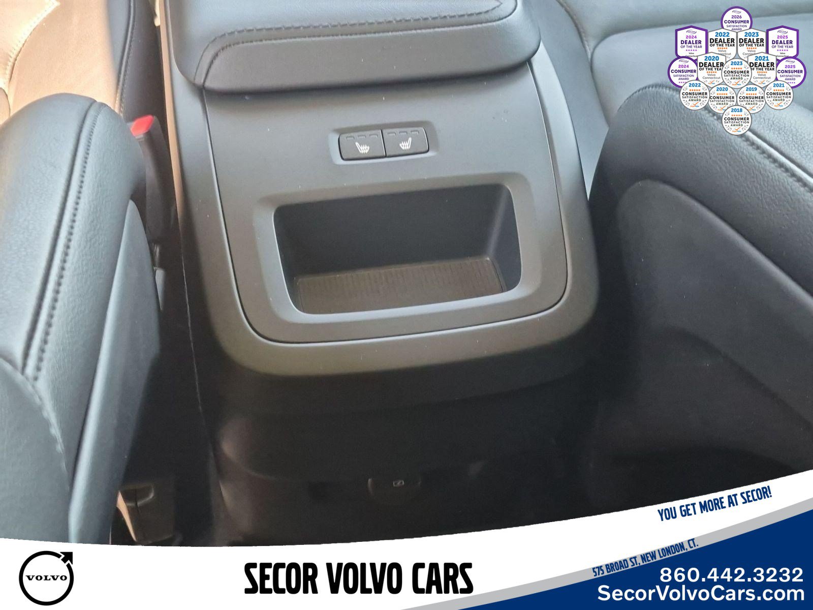 Used 2024 Volvo XC60 B5 Core w/ Climate Package AWD/4WD image 18