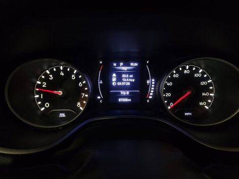 Used 2021 Jeep Compass Latitude FWD image 23