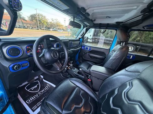 Used 2022 Jeep Gladiator Sport AWD/4WD image 12