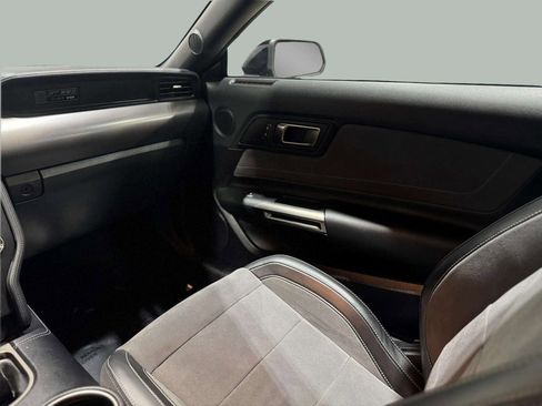 Used 2019 Ford Mustang Shelby GT350 w/ Technology Package image 23