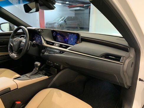 Used 2019 Lexus ES 350 w/ Premium Package image 54