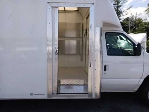 New 2027 Ford E-450 and Econoline 450 Super Duty w/ Power Equipment Group RWD image 30
