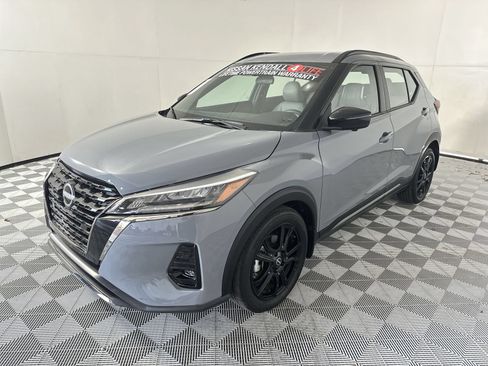 Used 2023 Nissan Kicks SR w/ SR Premium Package FWD image 4