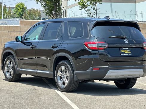 Certified 2023 Honda Pilot EX-L image 6