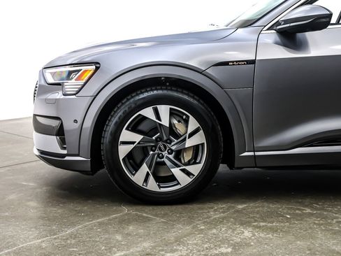 Used 2022 Audi e-tron Premium Plus w/ Premium Plus Package image 11