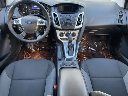 Used 2014 Ford Focus SE w/ SE Winter Package FWD image 13