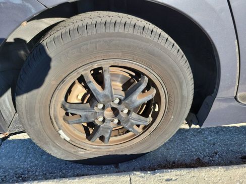 Used 2013 Toyota Prius Three image 13