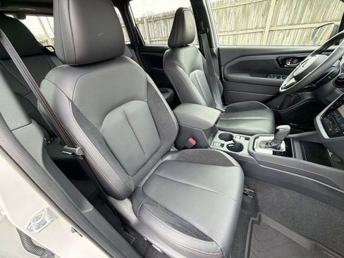 Certified 2025 Subaru Forester Touring w/ Popular Package - Touring AWD/4WD image 32