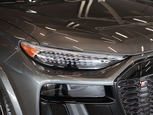 New 2027 Audi SQ6 e-tron Premium Plus AWD/4WD image 32