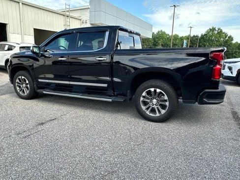 Used 2023 Chevrolet Silverado 1500 High Country w/ Technology Package AWD/4WD image 3