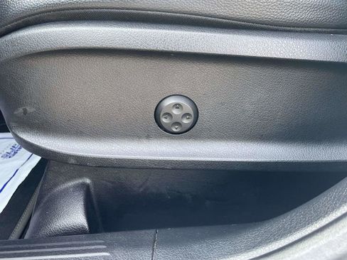 Used 2020 Mercedes-Benz GLB 250 4MATIC image 27