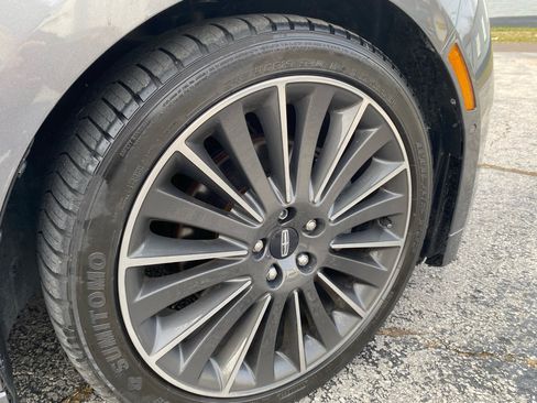 Used 2014 Lincoln MKZ AWD image 5