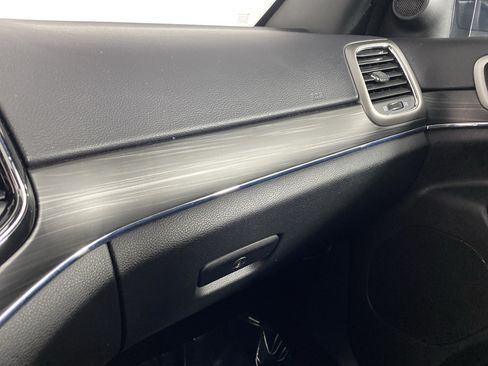 Used 2020 Jeep Grand Cherokee Limited AWD/4WD image 37