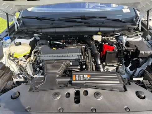 Used 2025 Lincoln Nautilus Premier AWD/4WD image 26