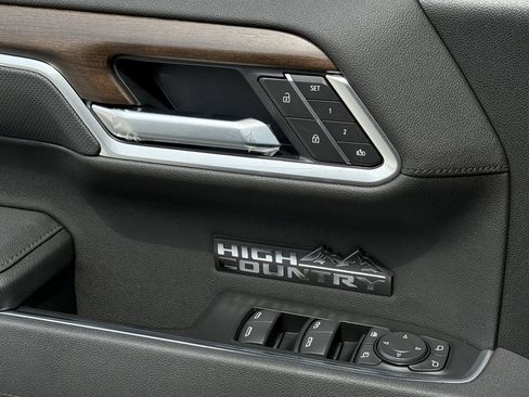 New 2026 Chevrolet Silverado 1500 High Country AWD/4WD image 17