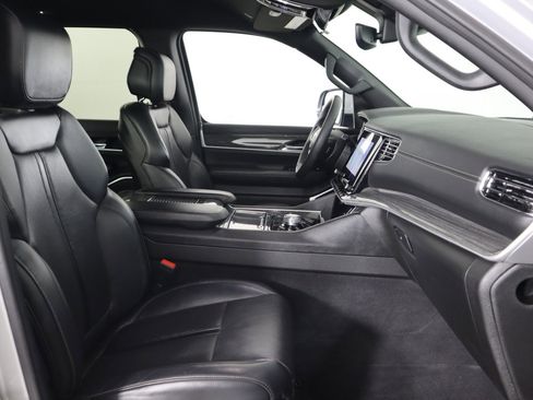 Used 2022 Jeep Wagoneer Series II image 10