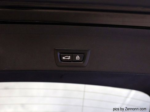 Certified 2022 BMW X6 xDrive40i w/ Executive Package image 35