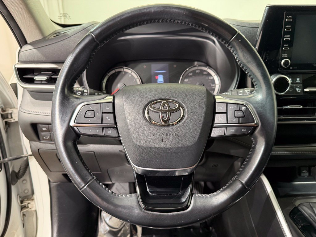 Used 2021 Toyota Highlander LE AWD/4WD image 23