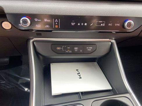 New 2026 Kia Carnival EX FWD image 19