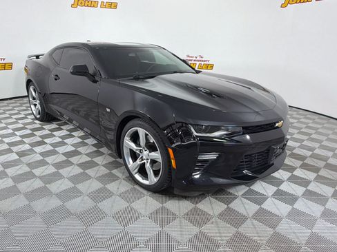 Used 2018 Chevrolet Camaro SS RWD image 8