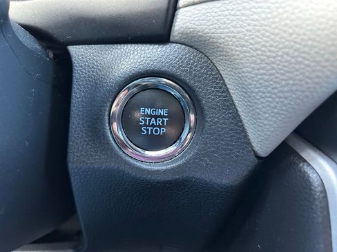 Used 2020 Toyota RAV4 XLE Premium image 29