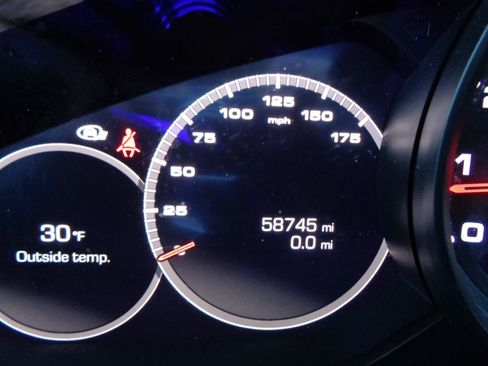 Used 2020 Porsche Cayenne image 17