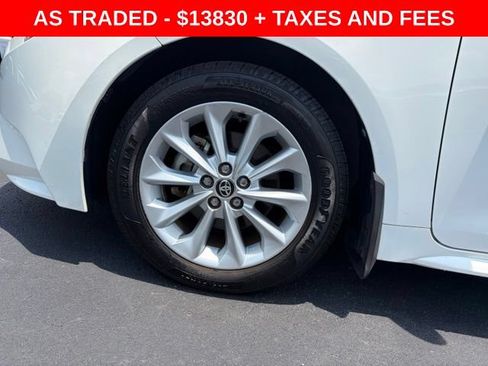 Used 2021 Toyota Corolla LE w/ LE Convenience Package FWD image 9