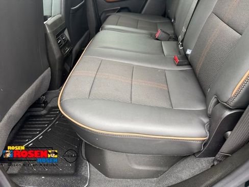 Used 2024 GMC Canyon AT4 w/ Canyon Safety Plus Package AWD/4WD image 17