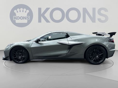 Used 2023 Chevrolet Corvette Z06 w/ Stealth Interior Trim Package RWD image 2