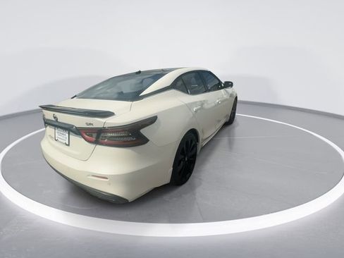 Used 2022 Nissan Maxima SR w/ Sport Mat Group FWD image 8