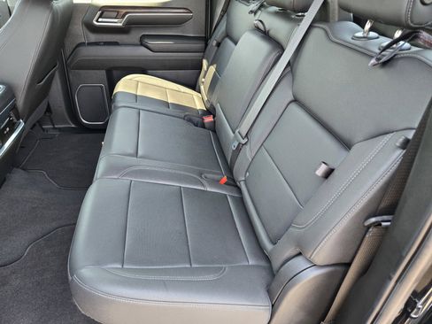 Used 2023 GMC Sierra 1500 SLT w/ SLT Premium Package AWD/4WD image 10