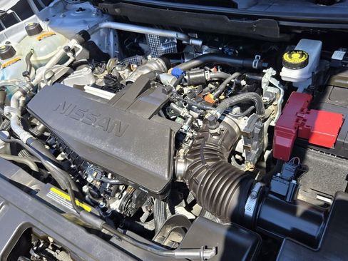 Used 2024 Nissan Rogue S AWD/4WD image 18