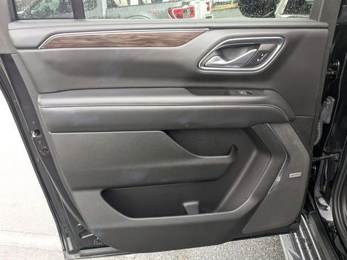 Used 2021 Chevrolet Suburban LT w/ Rear Media and Nav Package image 33