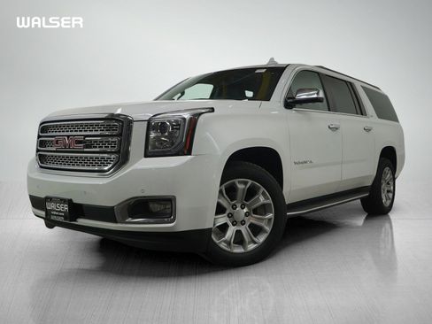 Used 2017 GMC Yukon XL SLT image 1