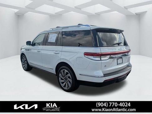 Used 2023 Lincoln Navigator Reserve AWD/4WD image 5