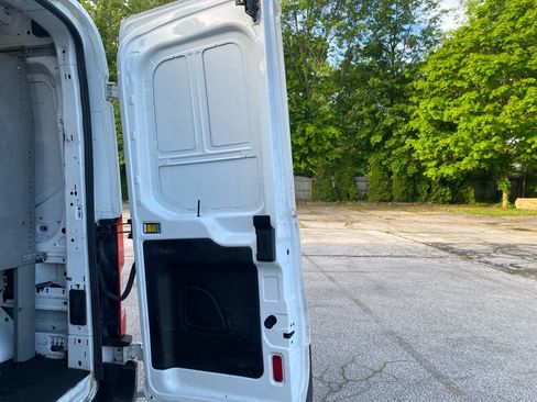 Used 2019 Ford Transit 350 130 Medium Roof RWD image 18