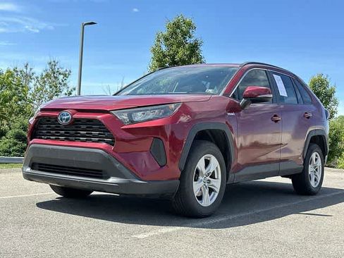 Used 2020 Toyota RAV4 LE w/ All Weather Liner Package AWD/4WD image 17