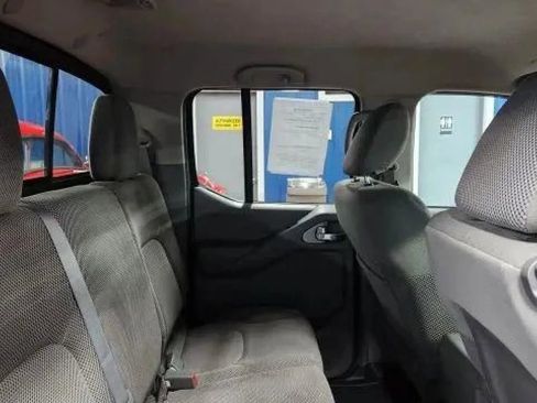 Used 2014 Nissan Frontier SV image 19