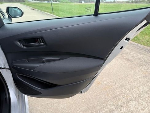Used 2025 Toyota Corolla LE image 14